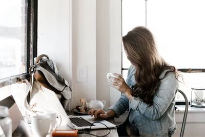 4 Finest Essay Composing Solutions in 2023 –-- A Relative Research